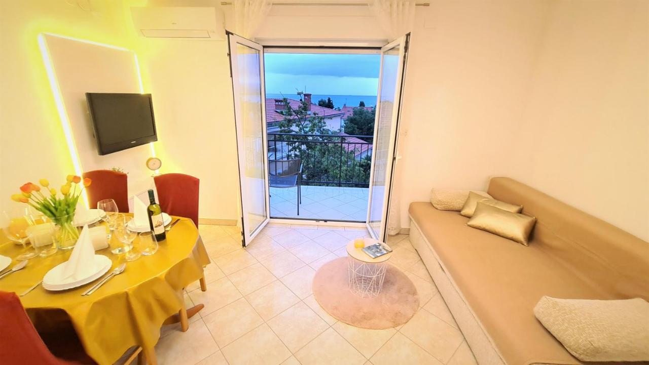 Apartment Karamarko Malinska Buitenkant foto